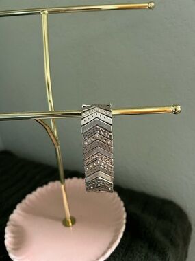 Silver Chevron Stretch Bracelet with Crystal Accents #PDJ1